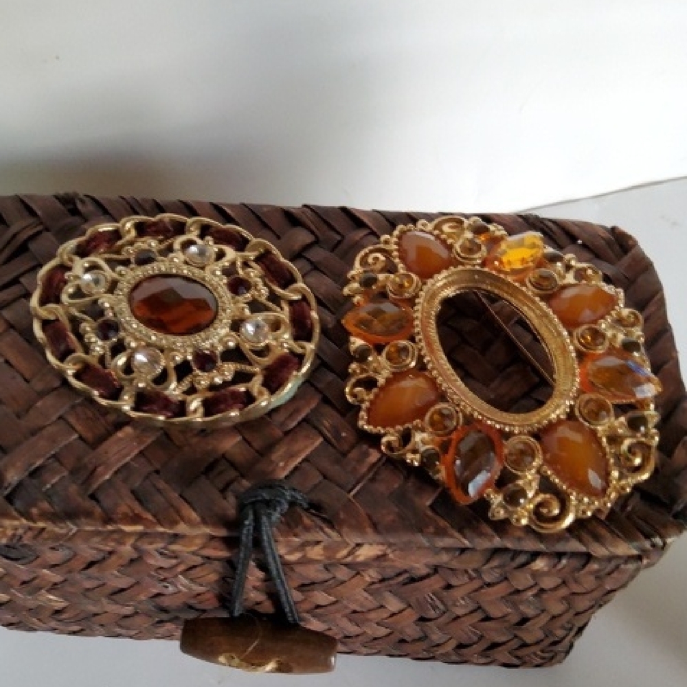 Vintage Gold and Brown Brooch Set